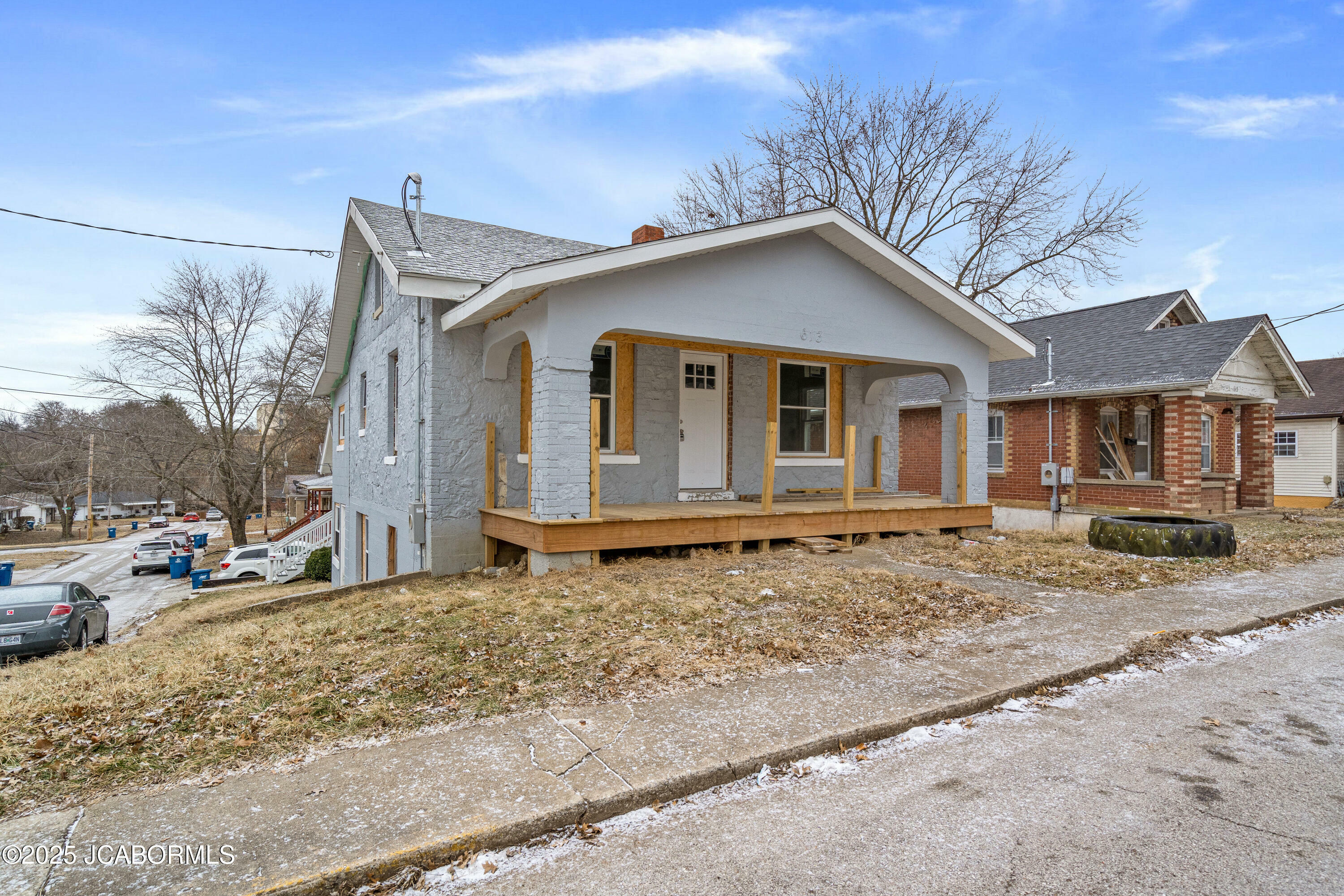 Property Photo:  613 Houchin Street  MO 65101 