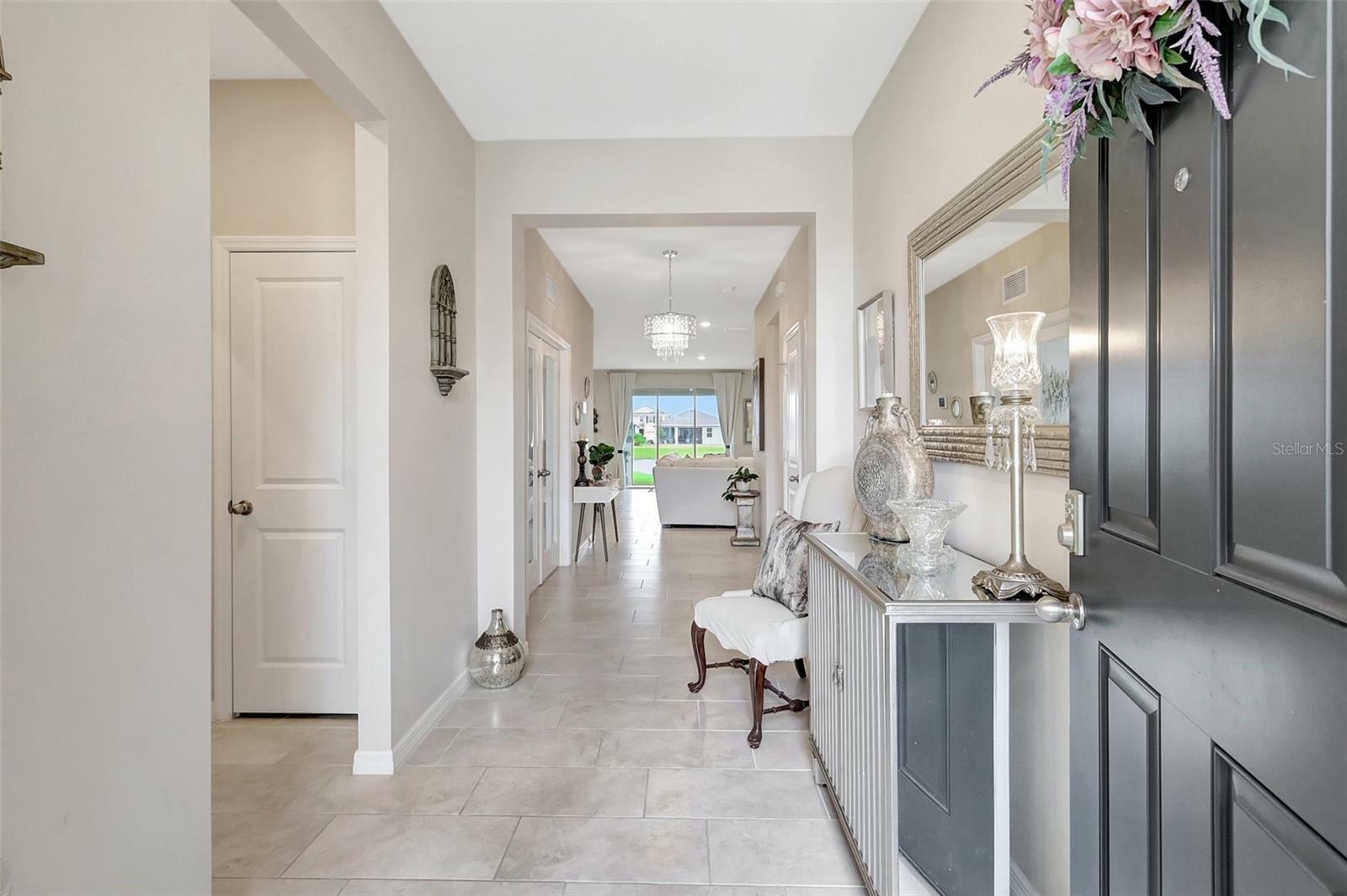 Property Photo: 5313 Halewood Court FL 34211