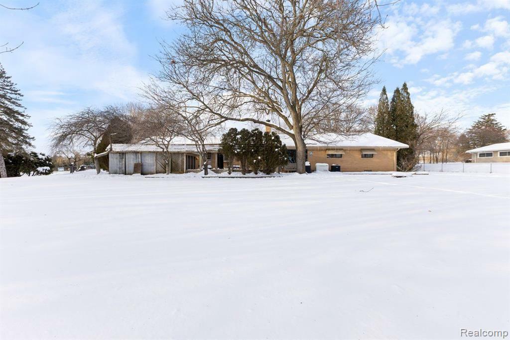 Property Photo:  68864 Wingate Drive  MI 48095 1261 