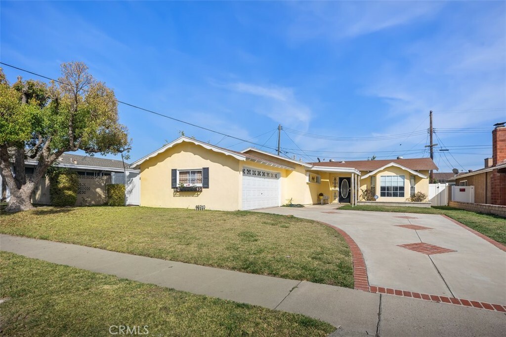 15882 Malm Circle  Huntington Beach CA 92647 photo