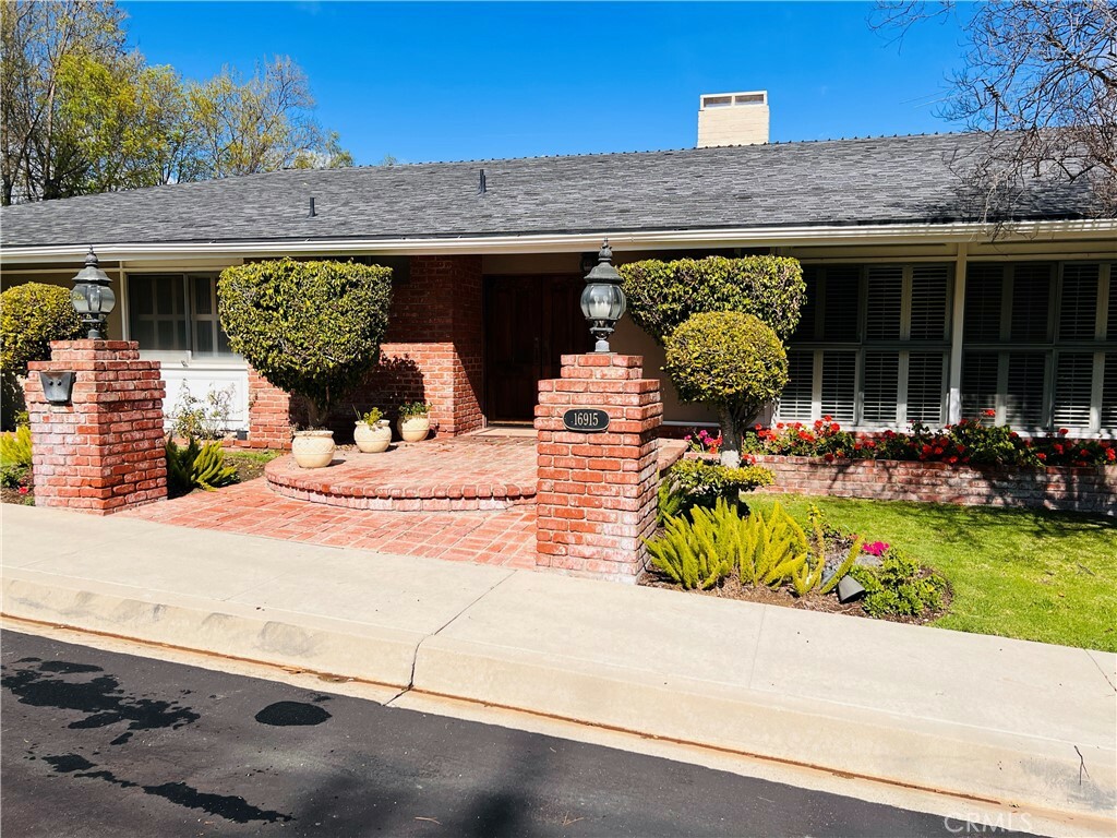 16915 Dormie Place  Encino CA 91436 photo