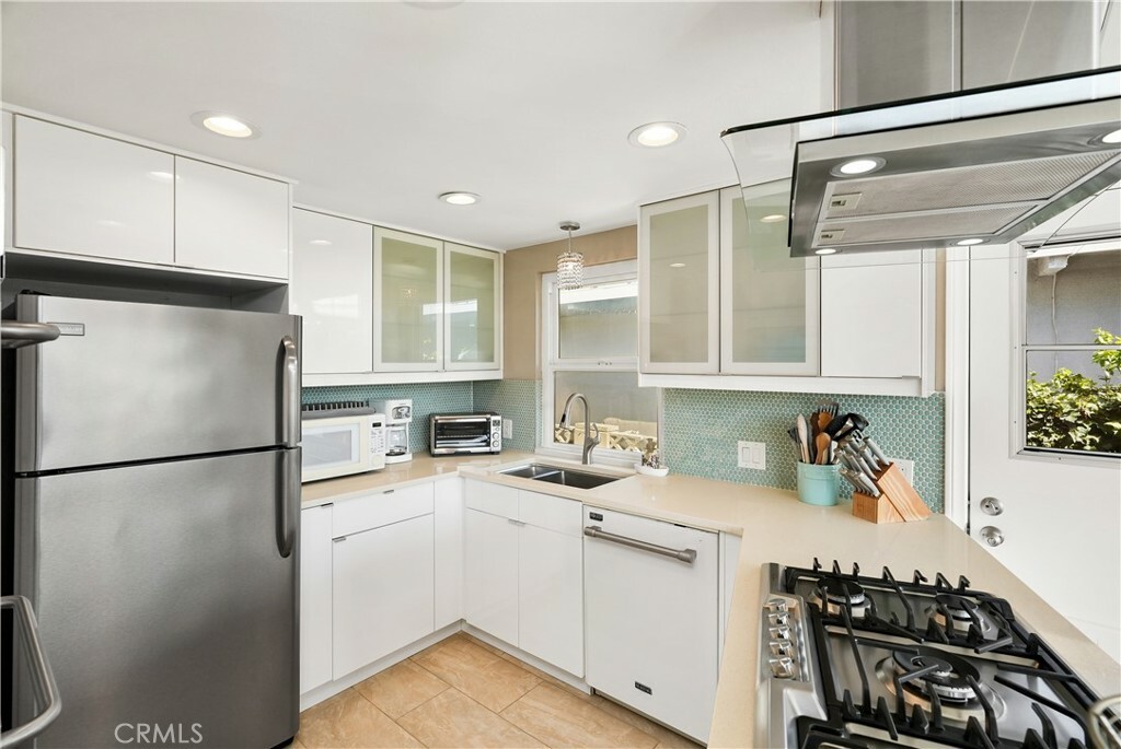 Property Photo: 25221 La Cresta Drive CA 92629