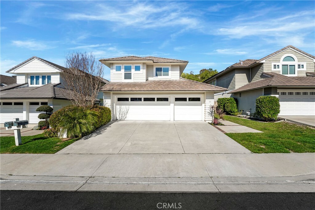 Property Photo:  85 Oakcliff Drive  CA 92677 