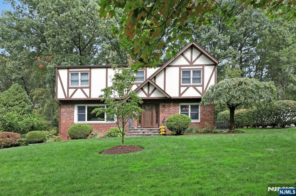 35 Appletree Lane  Hillsdale NJ 07642 photo