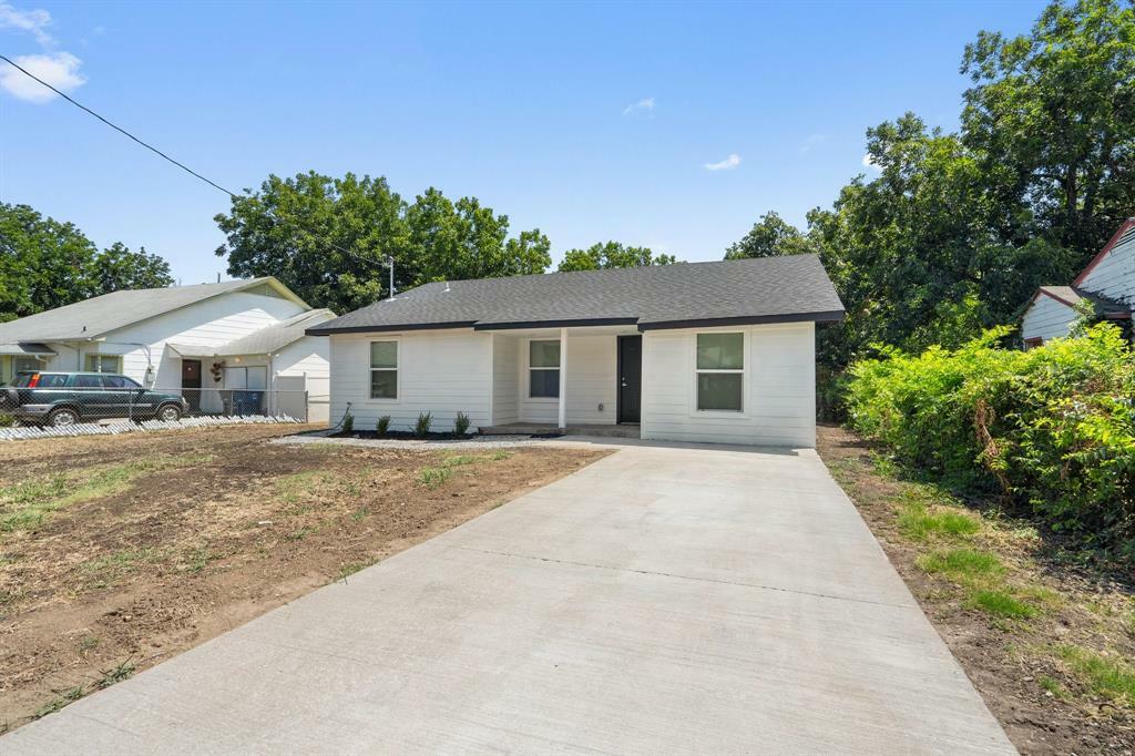 Property Photo: 2126 Hudspeth Avenue TX 75216