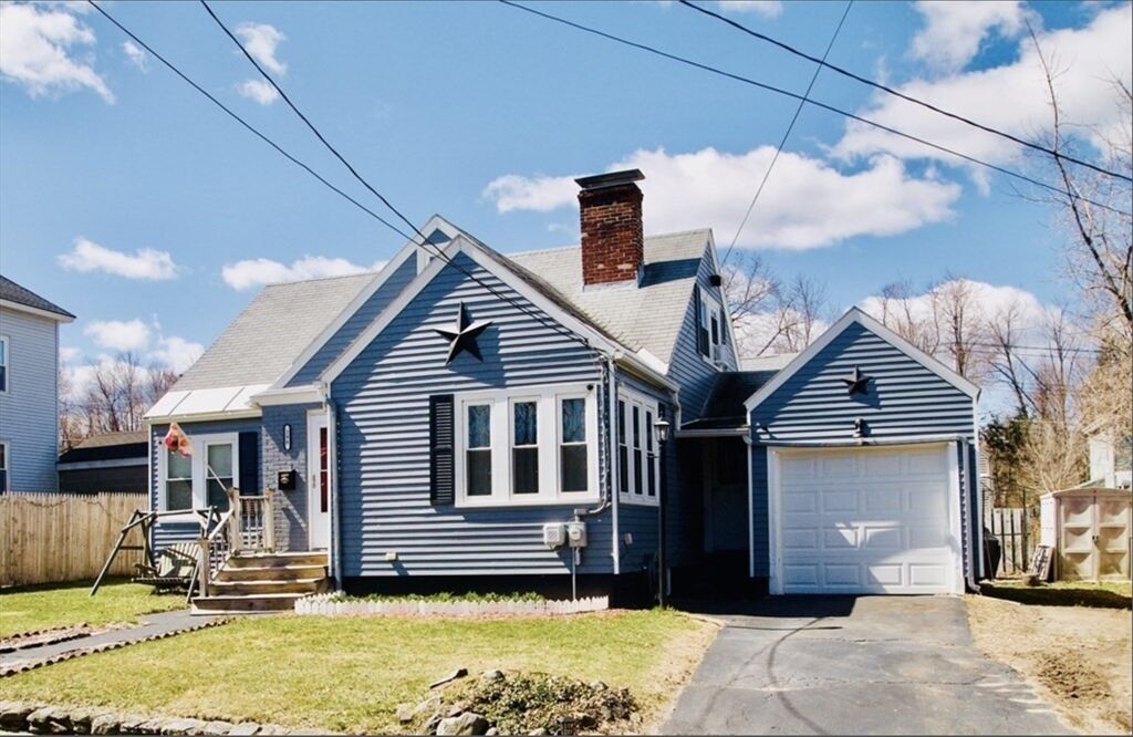 Property Photo: 298 Clarendon St MA 01420