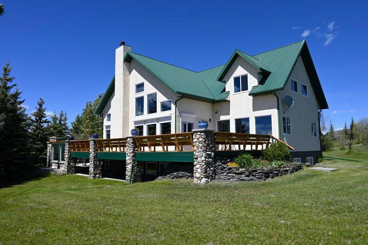 Property Photo:  8416 Rge Rd 1-3  AB T0K 0P0 