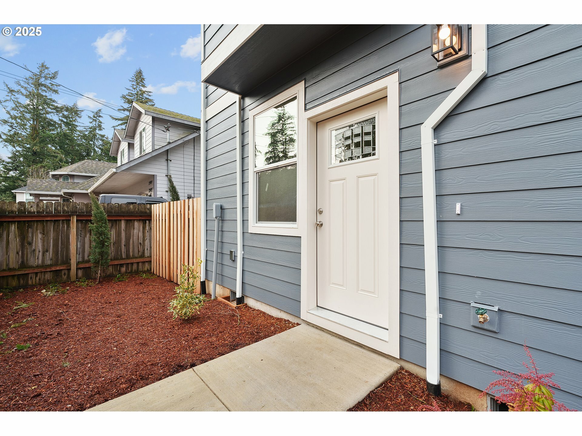 Property Photo:  2877 SE 118th Ave  OR 97266 