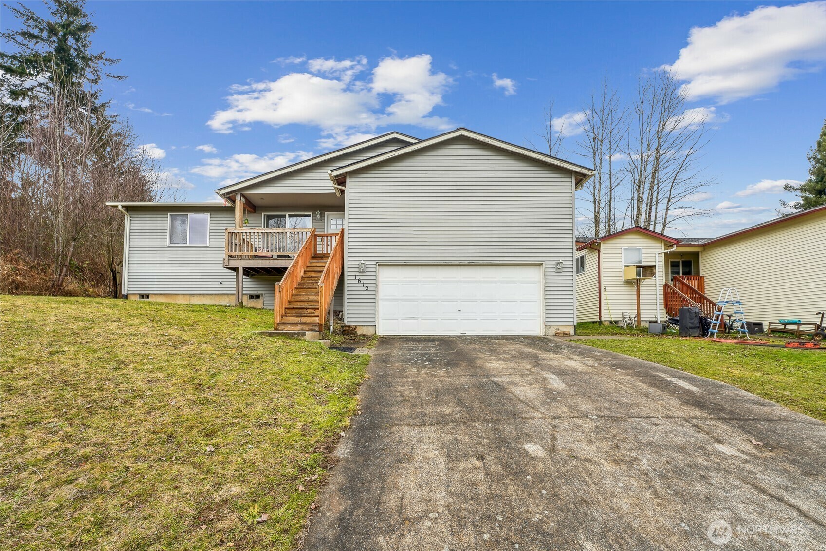 Property Photo:  1612  Bowmont Ave.  WA 98626 