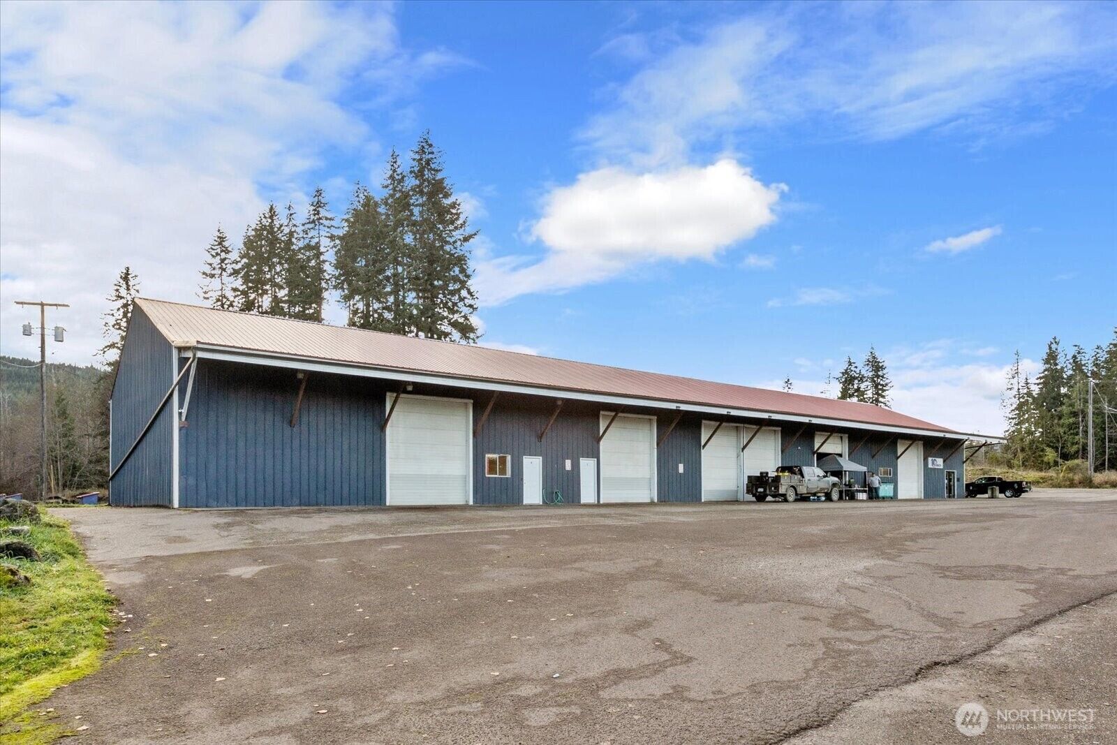 Property Photo: 2450 W Hwy 101 B WA 98362