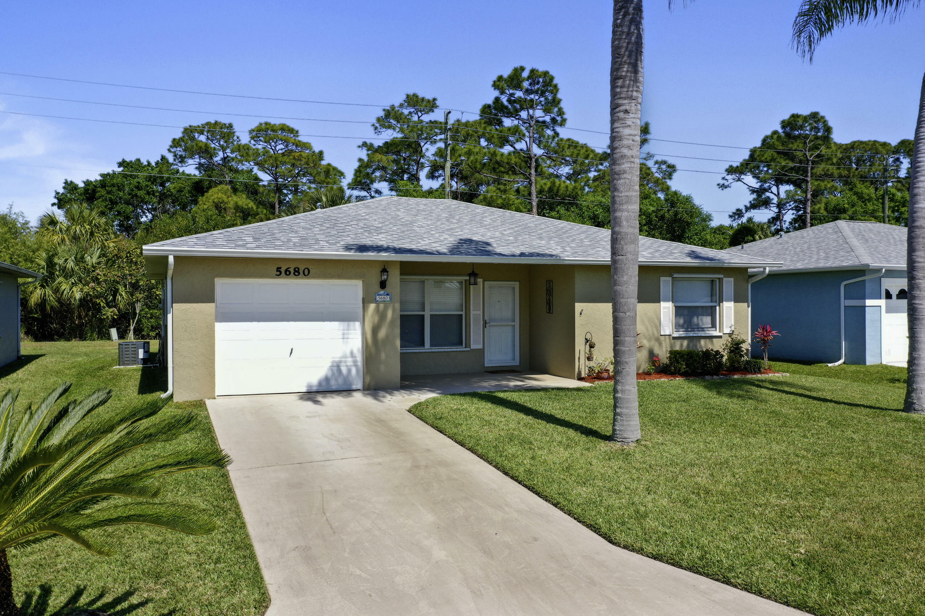 Property Photo:  5680 Travelers Way  FL 34982 