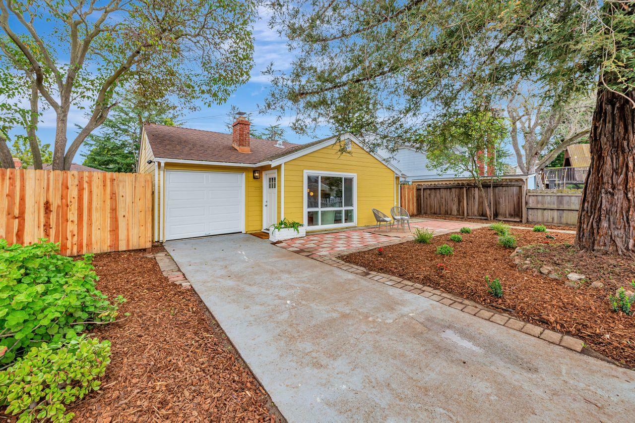 Property Photo:  4201 Suzanne Drive  CA 94306 