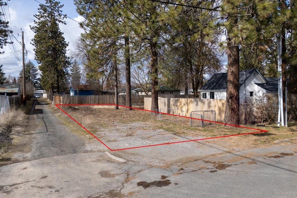 Property Photo: 6151 N Adams St WA 99205