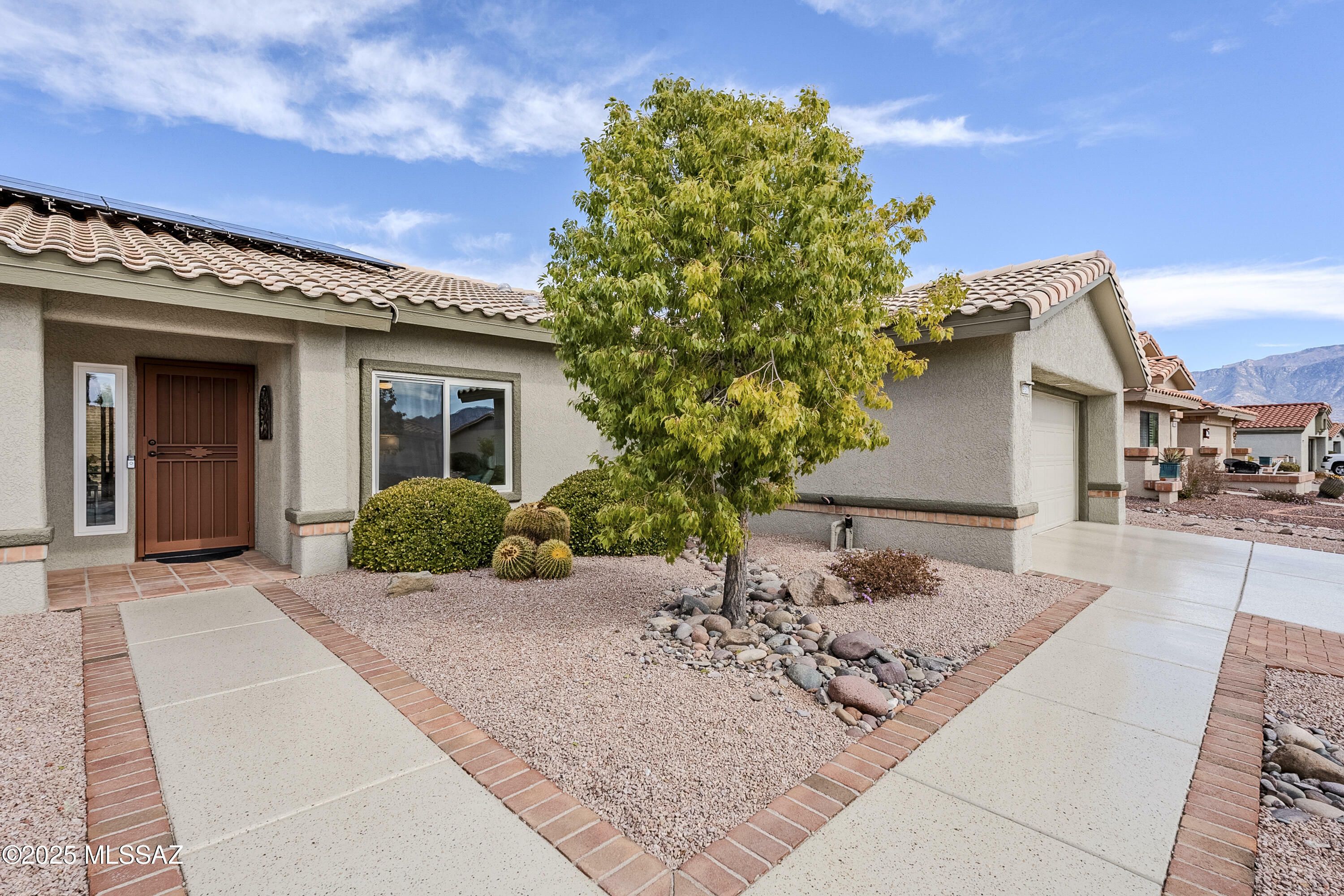 Property Photo:  957 E Seven Palms Drive  AZ 85755 