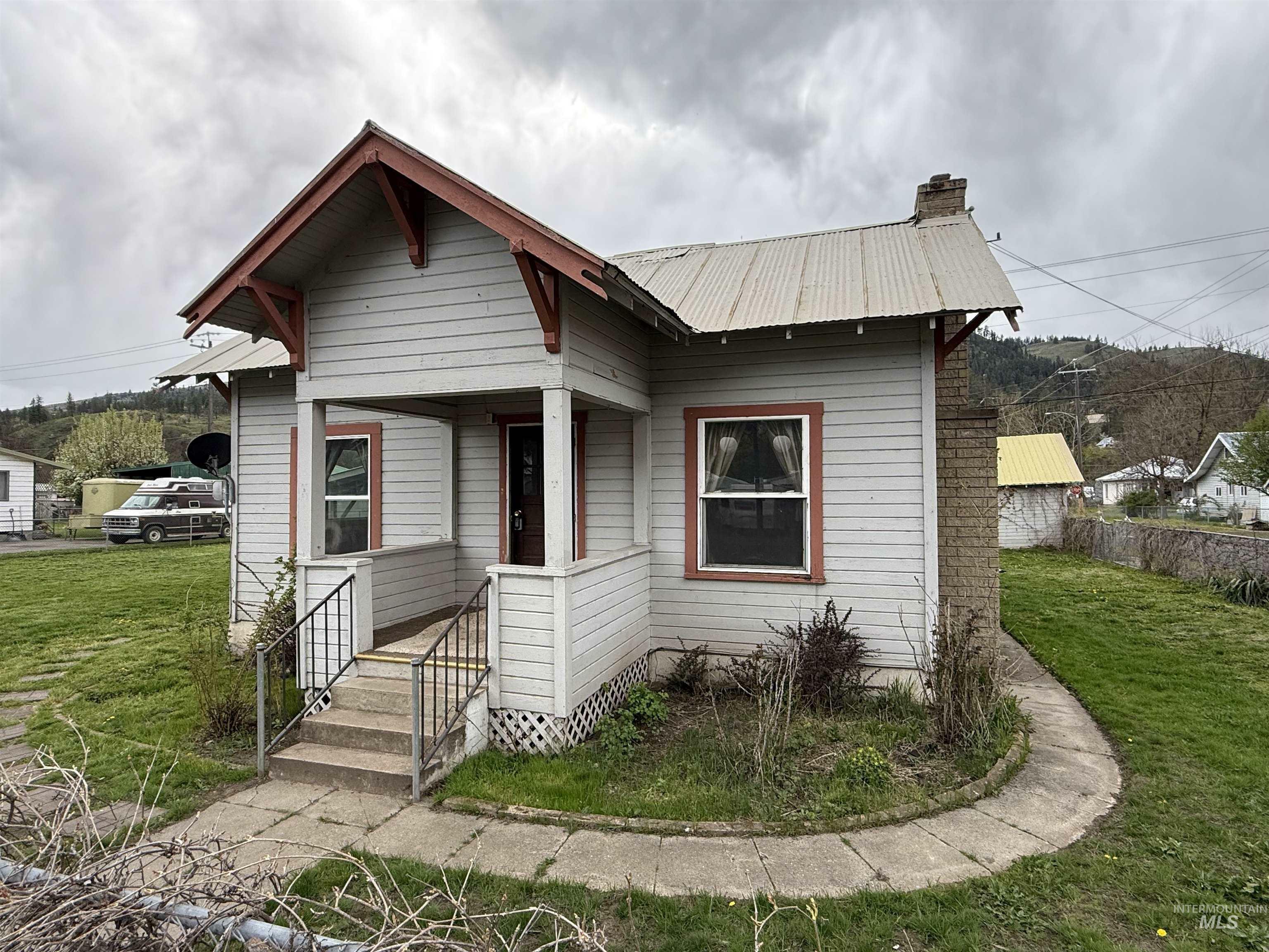 Property Photo: 202 S Main Street ID 83539