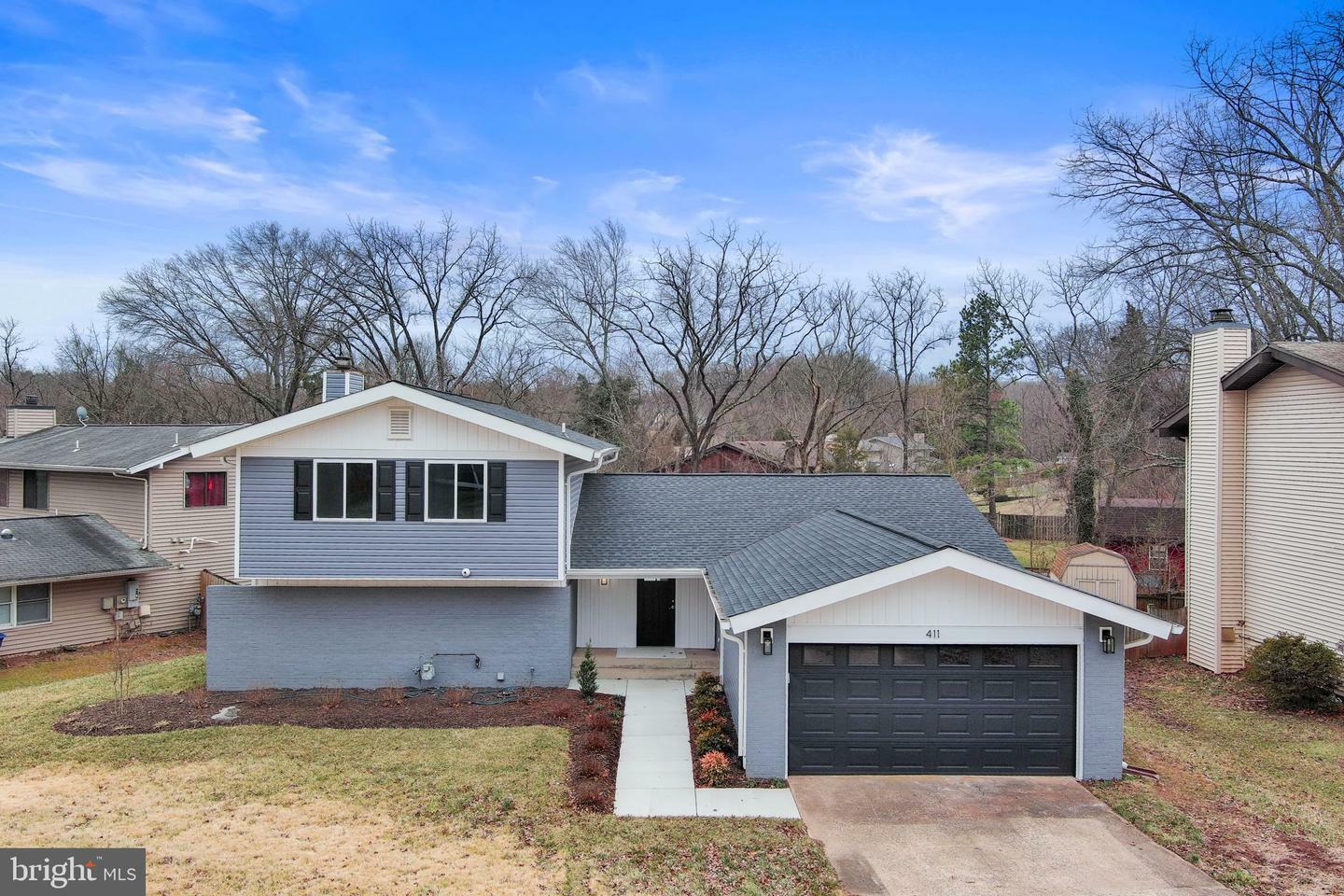 Property Photo:  411 E Laurel Avenue  VA 20164 