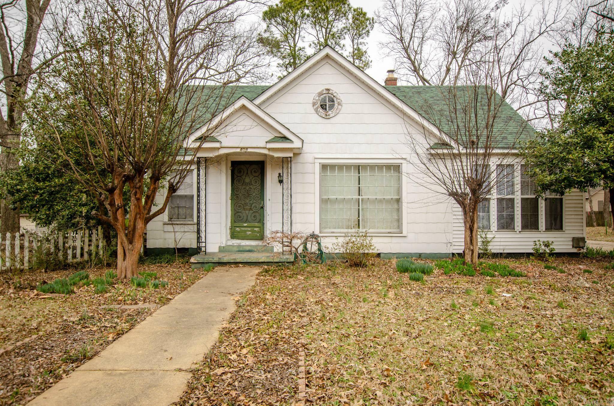 Property Photo:  408 W Cherry  AR 72401 