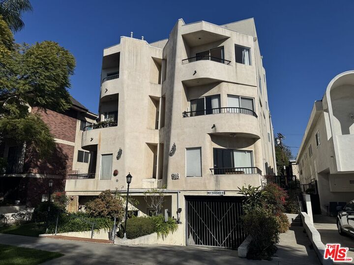 916  S Shenandoah St 302  Los Angeles CA 90035 photo