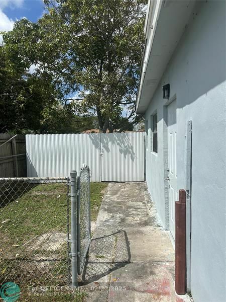 Property Photo:  6541 Miramar Pkwy  FL 33023 