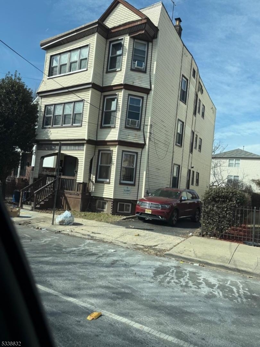 Property Photo:  609 S 19th St  NJ 07103 