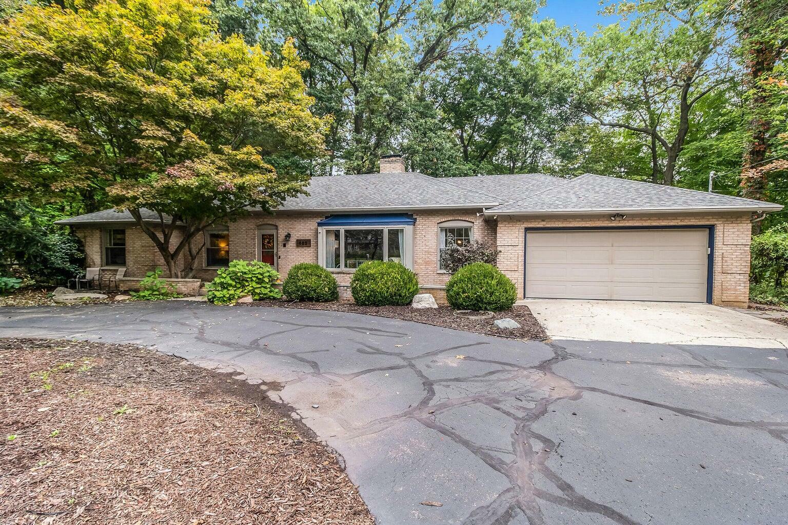 Property Photo: 485 E Hamilton Lane MI 49015