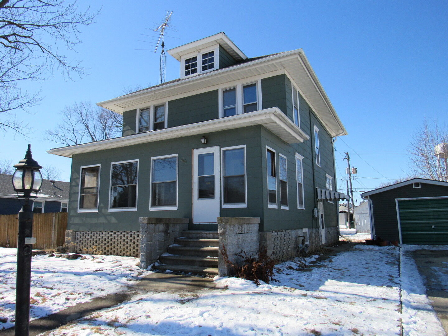 Property Photo: 161 S Maple Street IL 60941