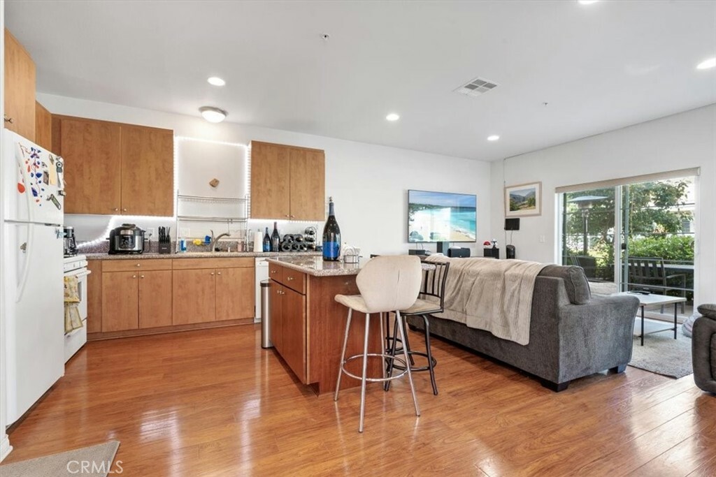 Property Photo:  826 Lawrence Drive  CA 93401 