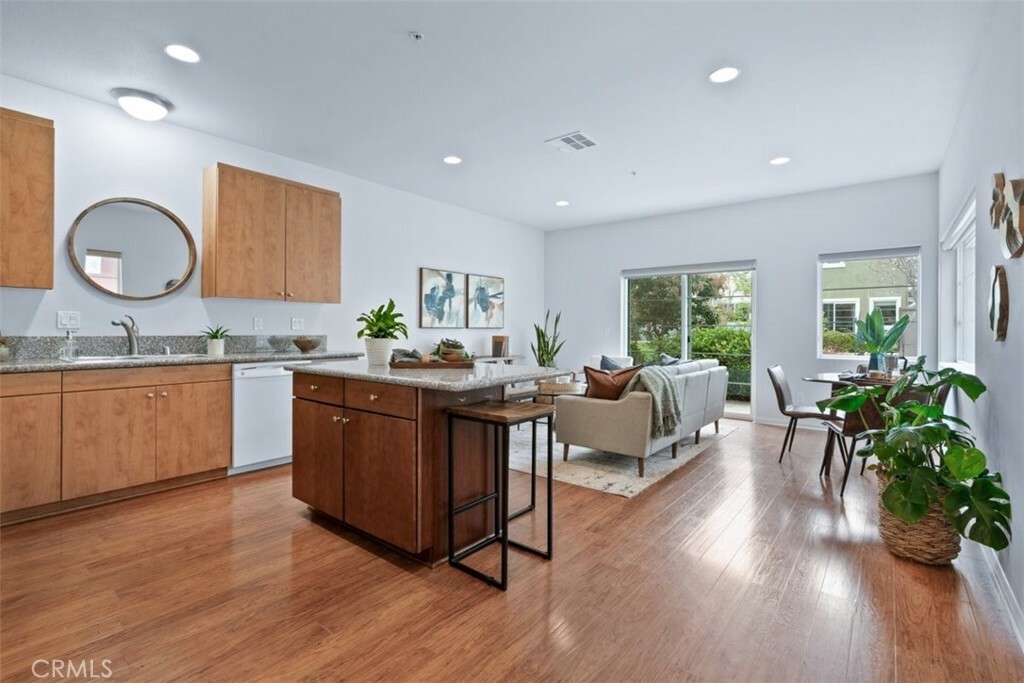 Property Photo:  826 Lawrence Drive  CA 93401 