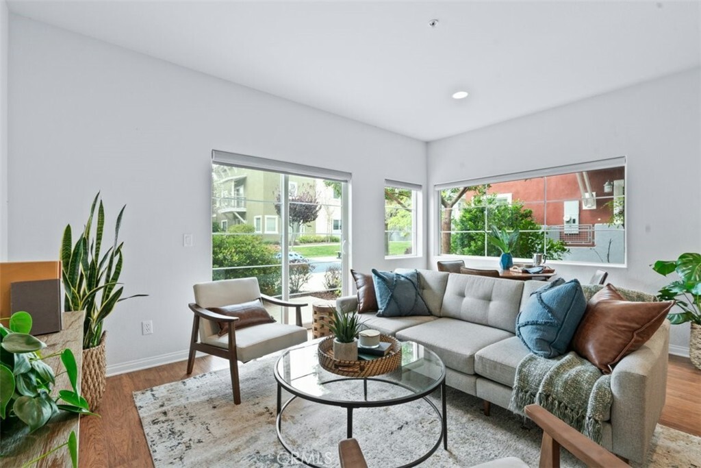 Property Photo:  826 Lawrence Drive  CA 93401 