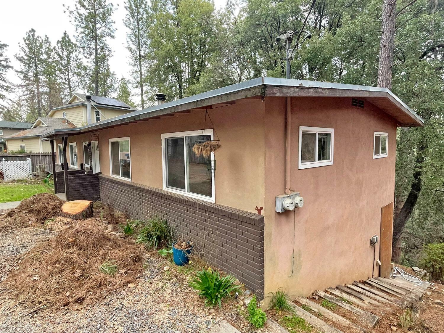 Property Photo:  3201 Ridge Court  CA 96057 