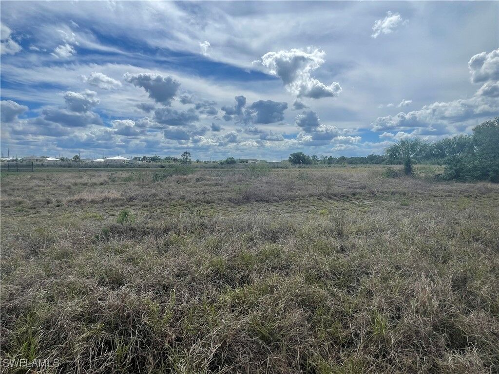 Property Photo: 503 Glendale Avenue FL 33935