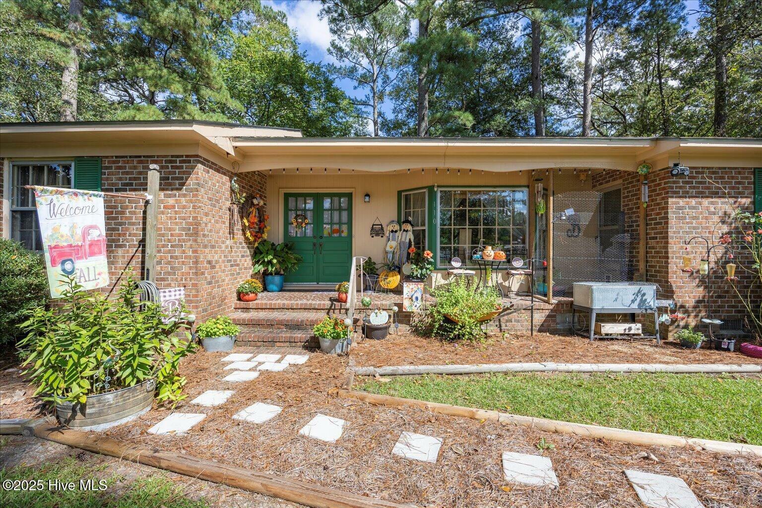 Property Photo: 110 N East Avenue NC 28464