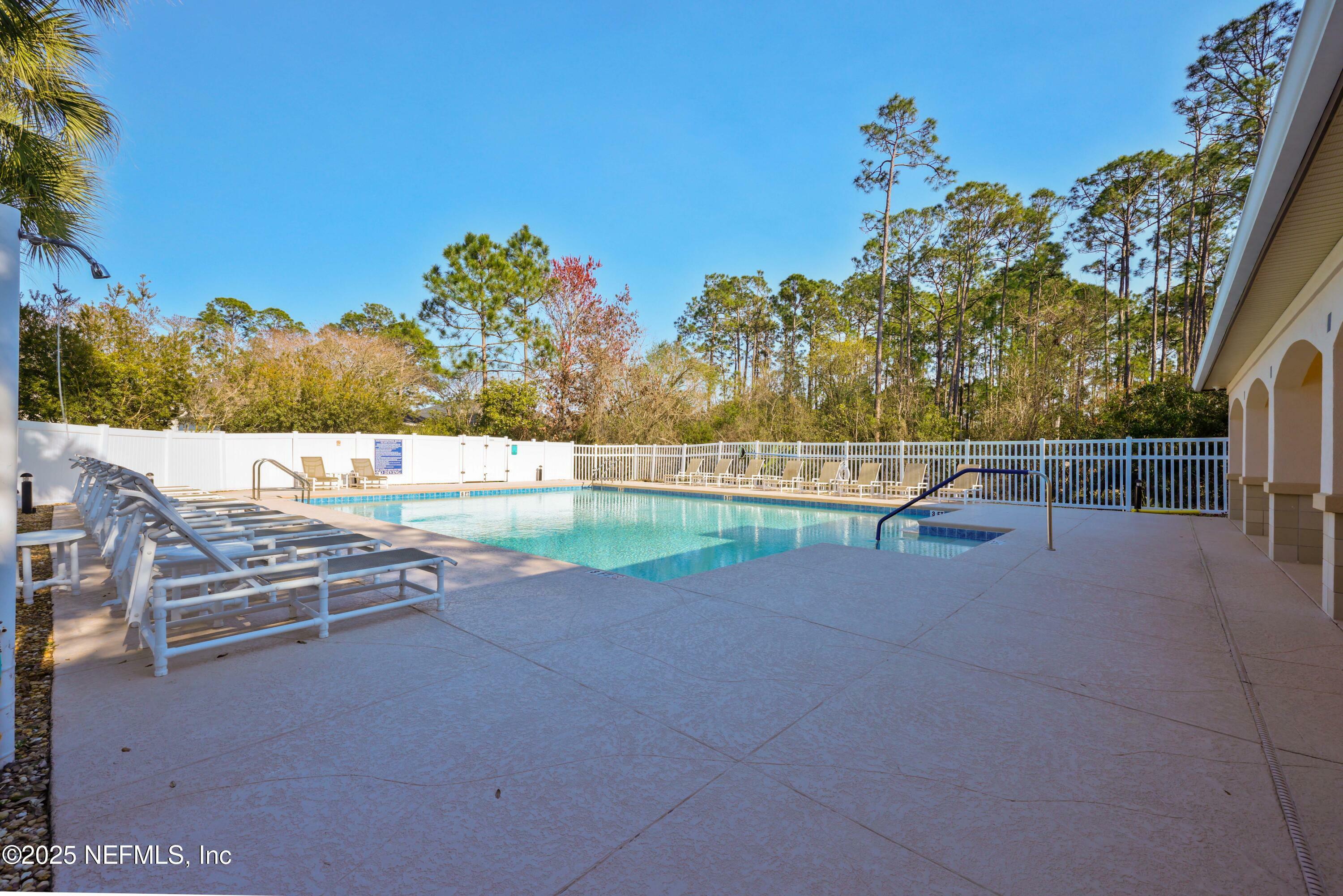 Property Photo: 1017 Ridgewood Lane FL 32086