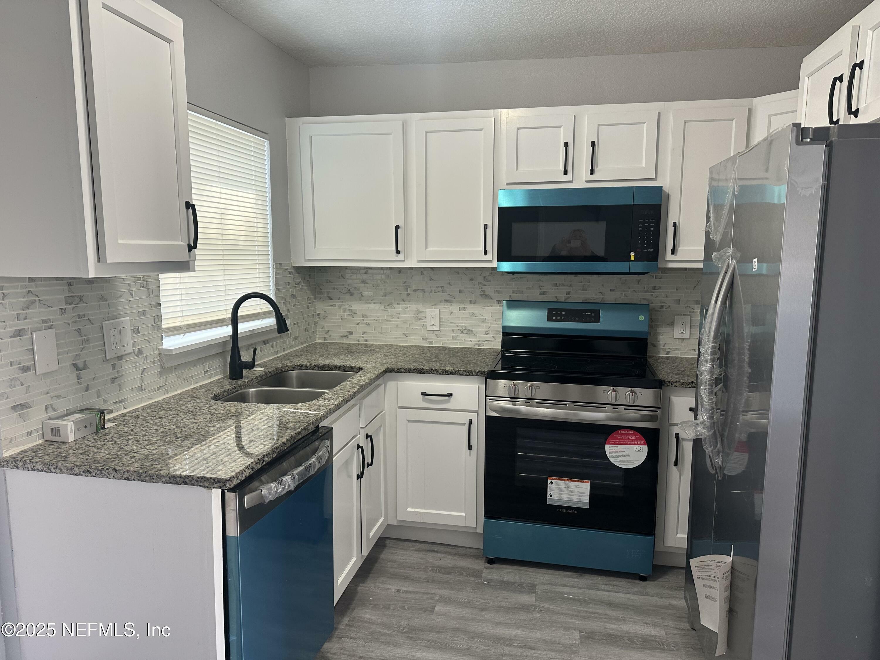 Property Photo:  8049 Ramsgate Road  FL 32208 