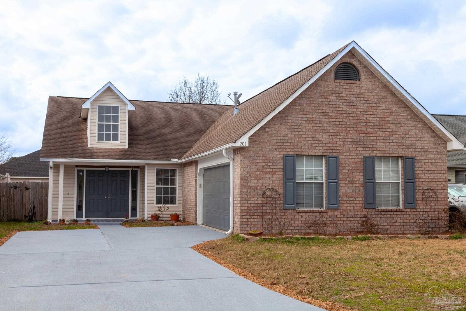 Property Photo: 204 Mirabelle Cir FL 32514