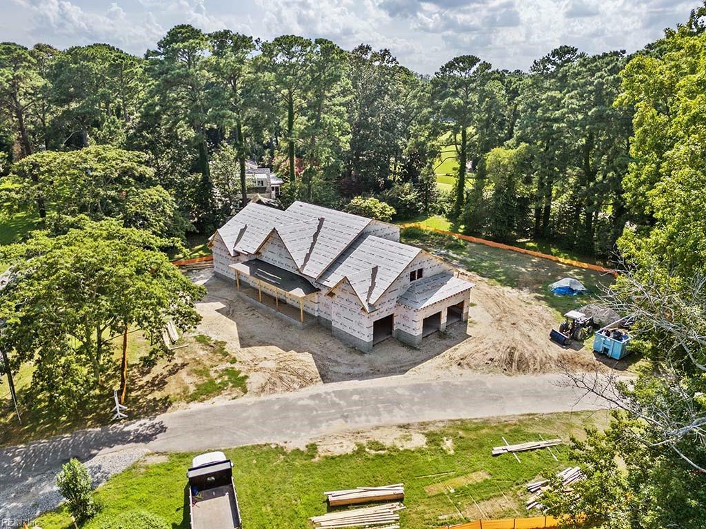 Property Photo: 506 Cavalier Dr VA 23451