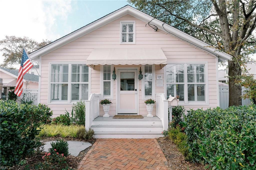 Property Photo: 1316 Cypress Ave VA 23451