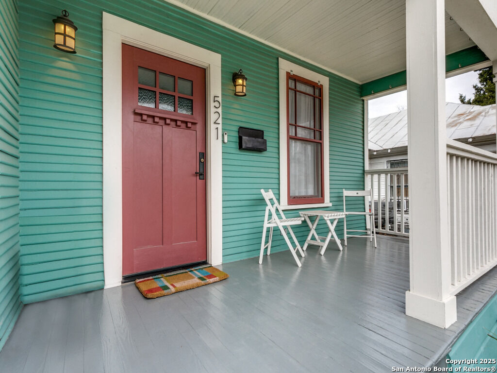 Property Photo:  521 N Palmetto  TX 78202 