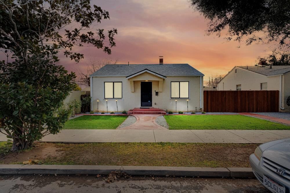 Property Photo:  427 Ellis Street  CA 93930 