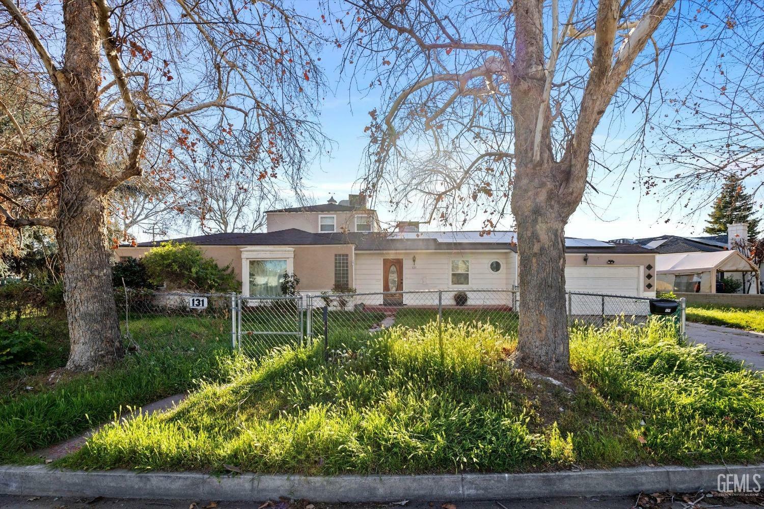Property Photo:  131 Bedford Way  CA 93308 