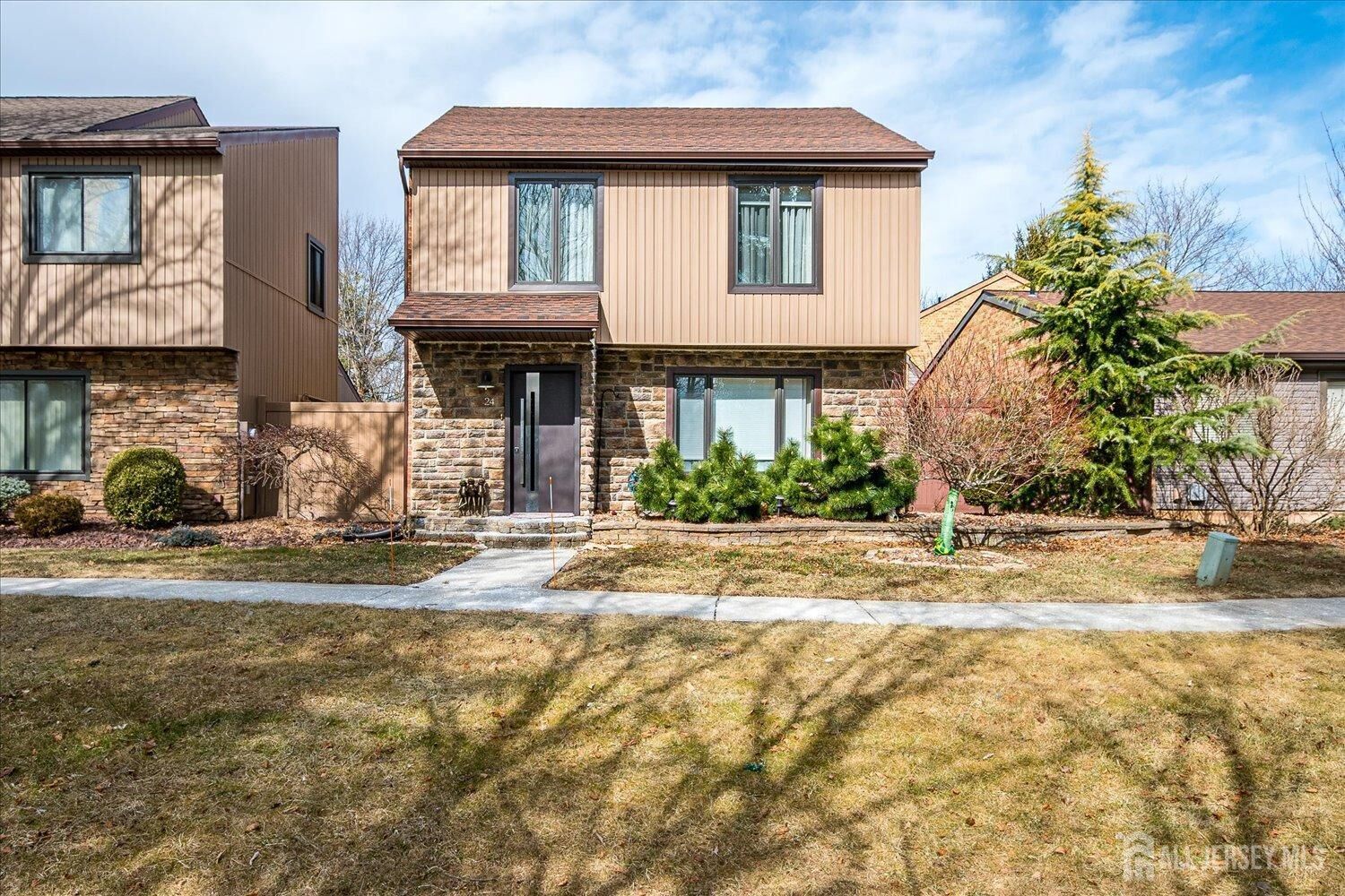 Property Photo:  24 Whittney Court  NJ 08826 