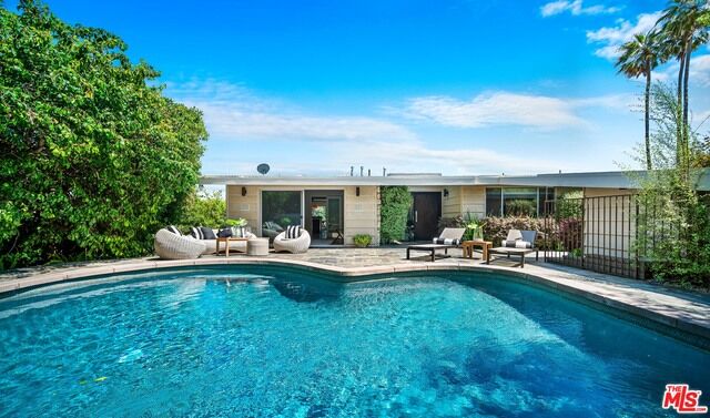 Property Photo:  1000 Glenhaven Dr  CA 90272 