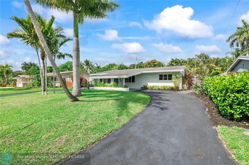 Property Photo: 401 NW 21st St FL 33311