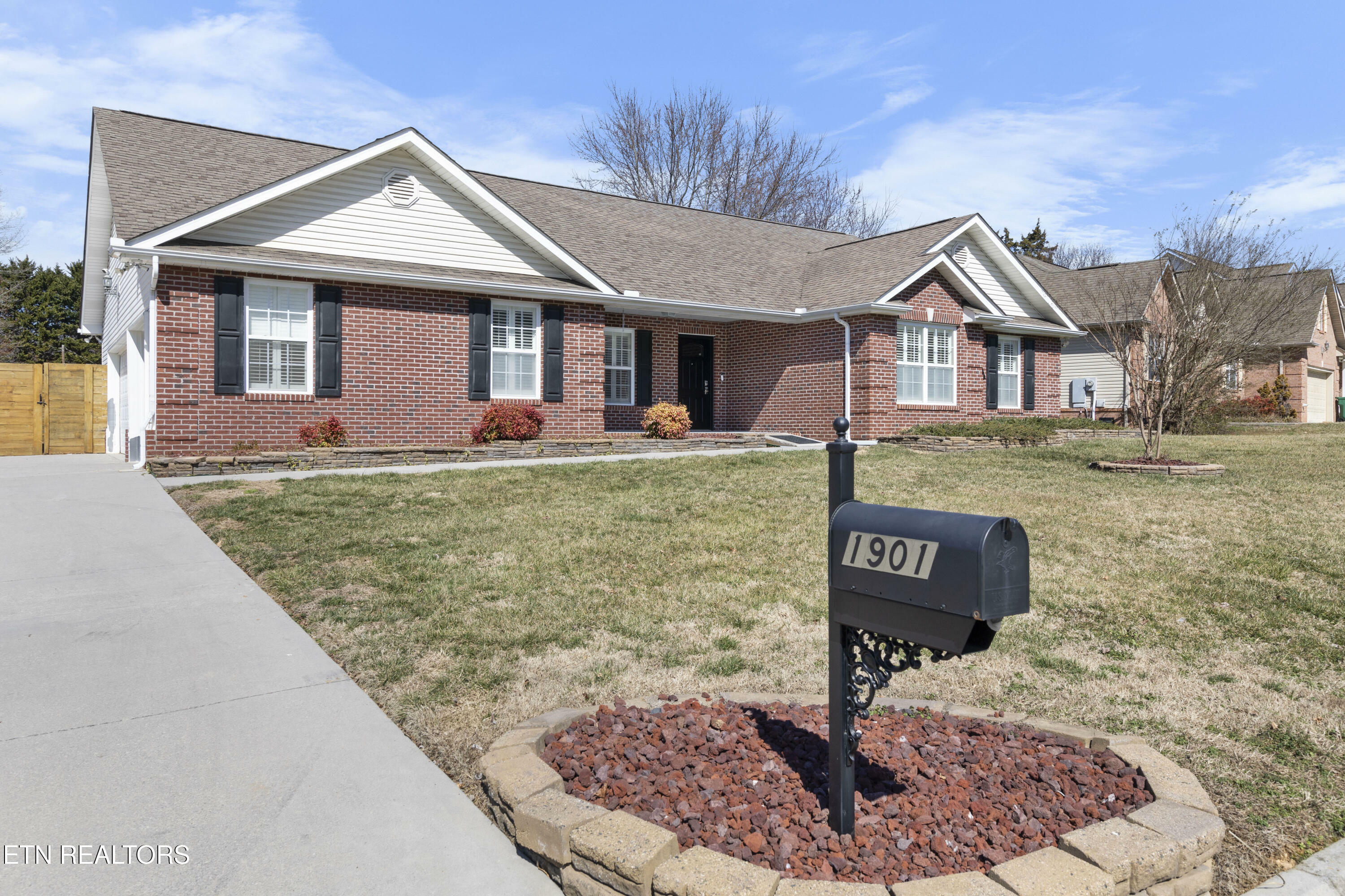 Property Photo:  1901 Trent Valley Lane  TN 37938 