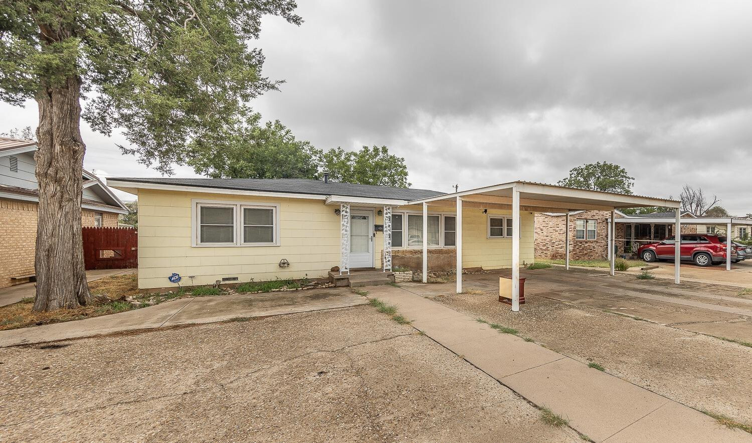 Property Photo:  6118 Ave Q  TX 79412 