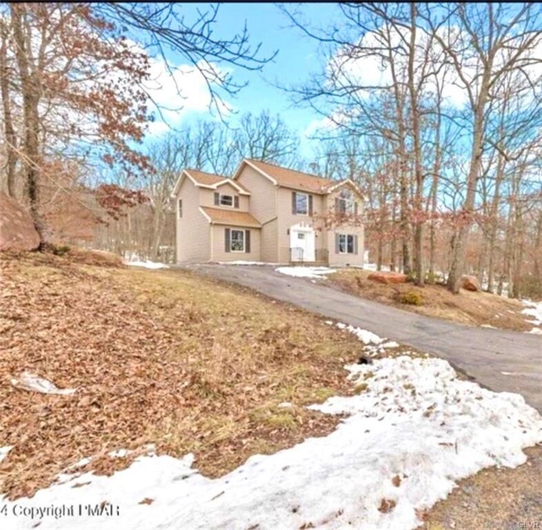 Property Photo: 303 Fall Creek Terrace PA 18360