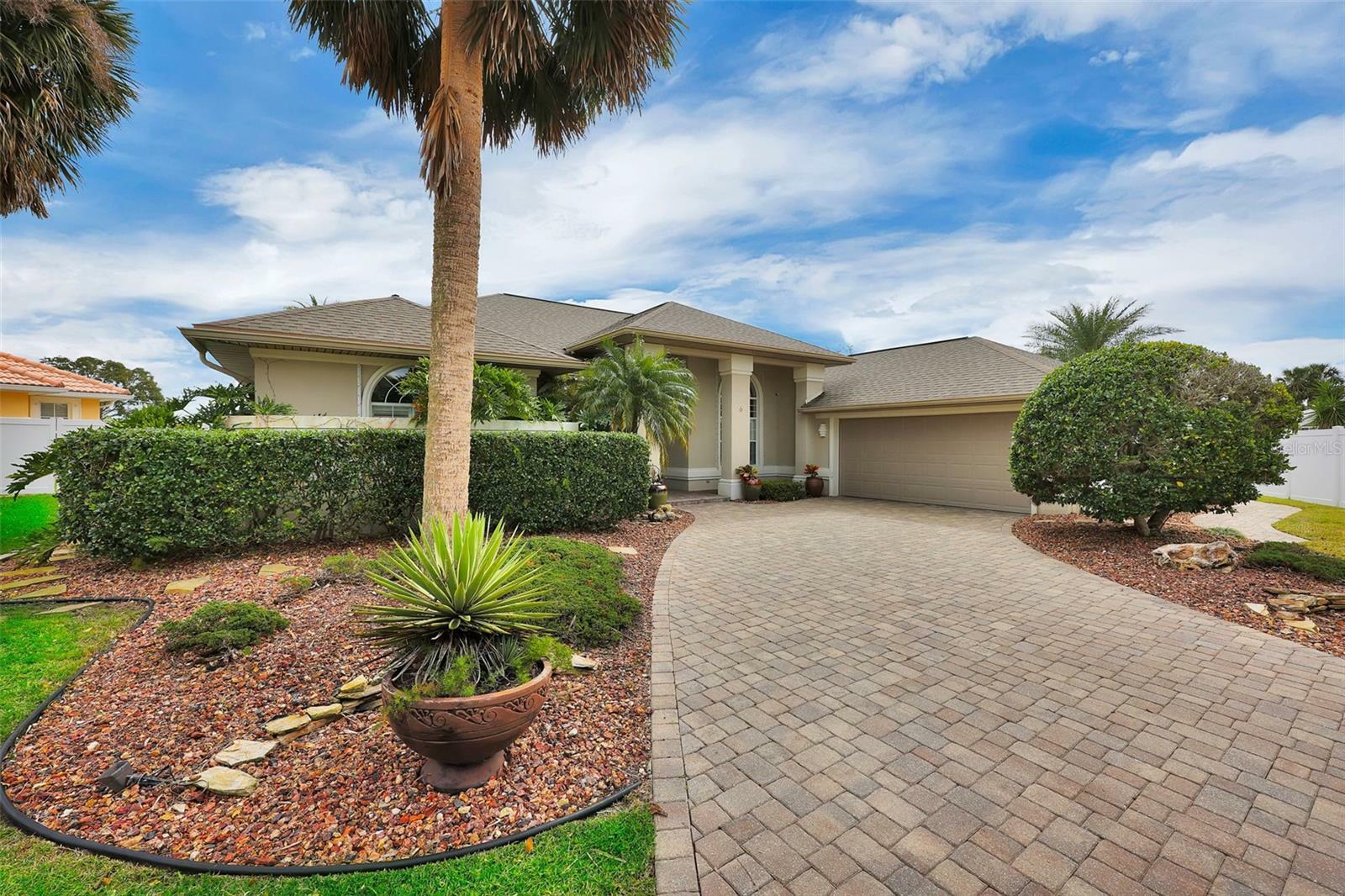 Property Photo: 6 Cayuse Court FL 32137