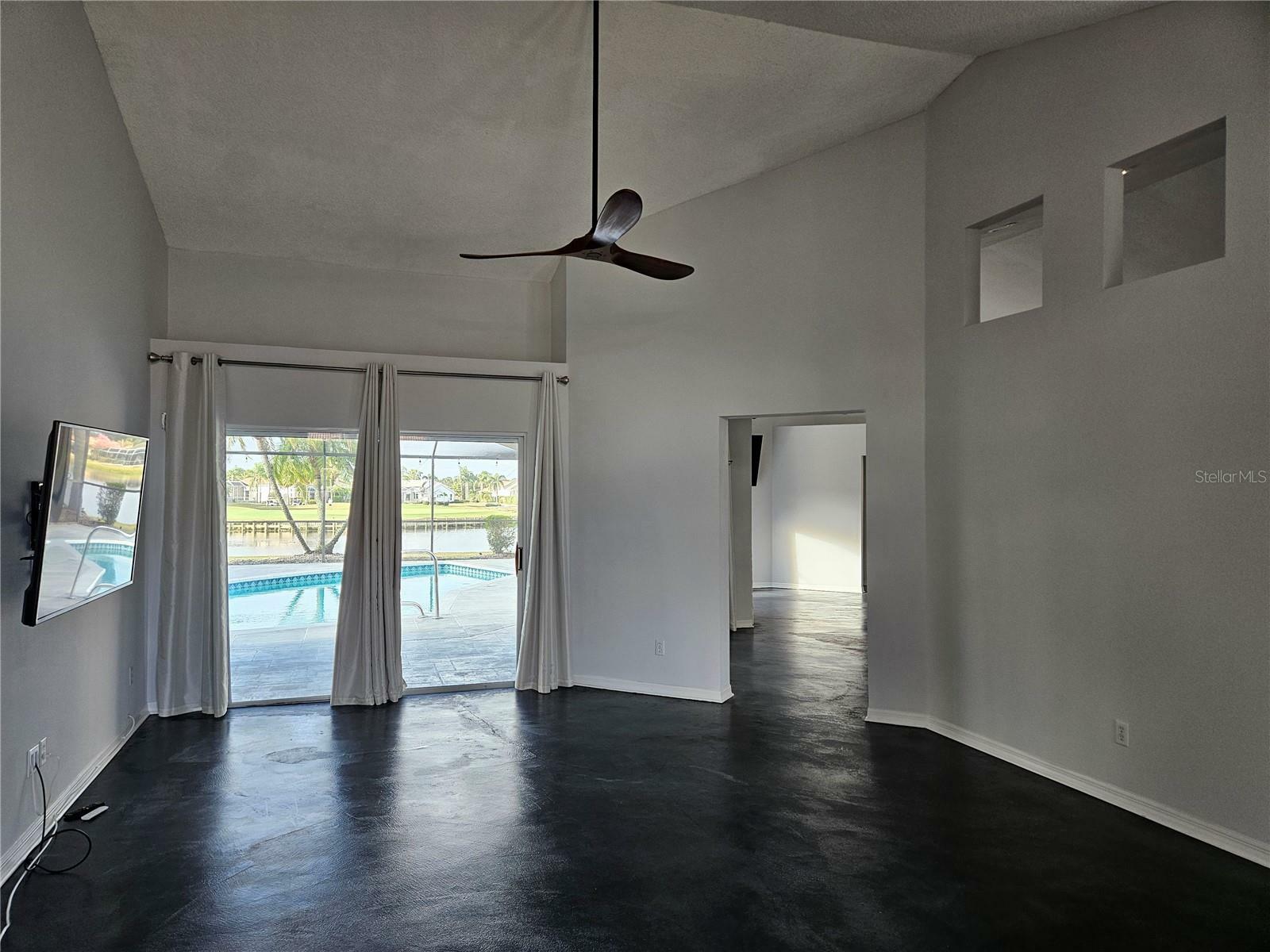 Property Photo: 1211 Peridot Lane FL 33573