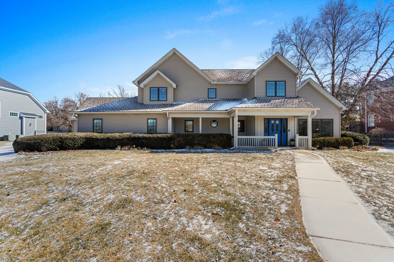 Property Photo:  1404 Waterford Place  IL 61821 