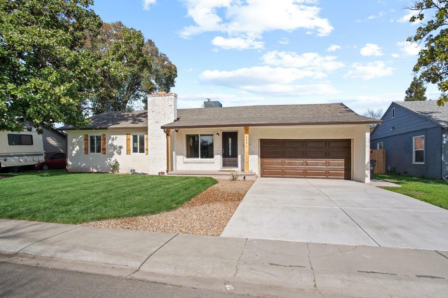 Property Photo:  2351 W Euclid Avenue  CA 95204 